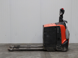 Tweedehands Transpalletten BT LPE250