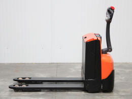 Tweedehands Transpalletten TOYOTA LWE140