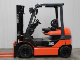 Tweedehands Heftrucks TOYOTA 8FB25