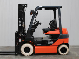 Tweedehands Heftrucks TOYOTA 8FB25